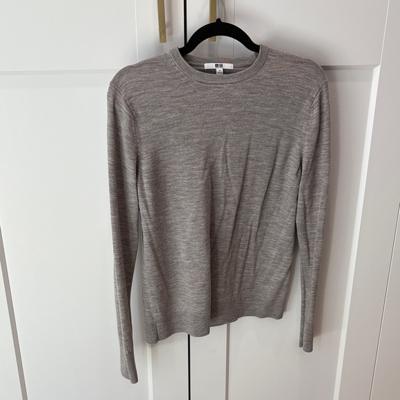 Uniqlo Women’s Light Gray Washable Wool Crewneck Sweater - Picture 1 of 2